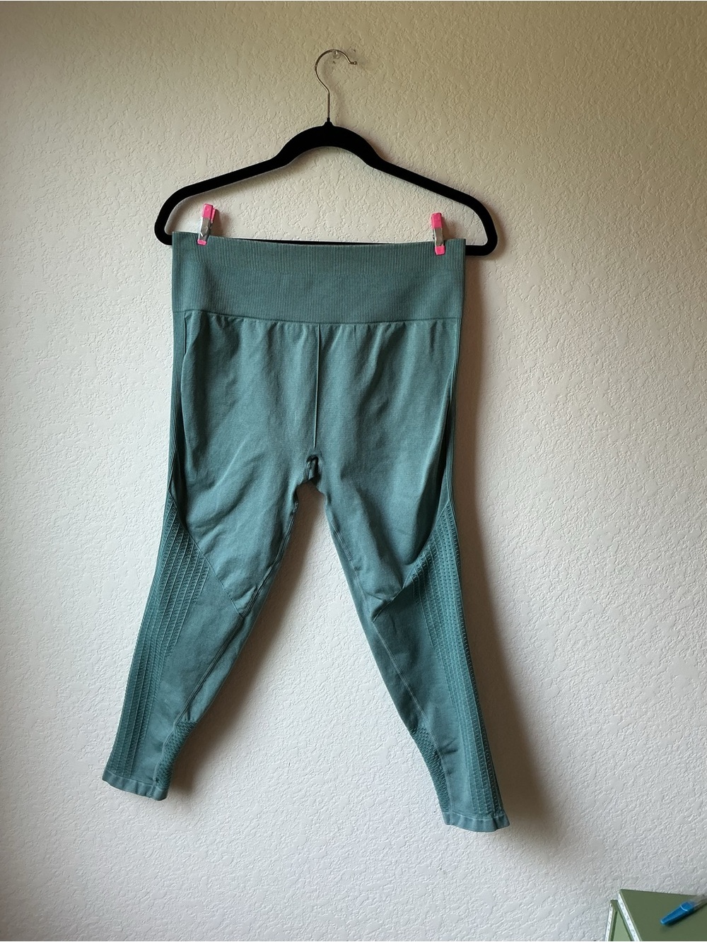 Fabletics Seamless Capri Leggings Sage Green Mesh Panel XL